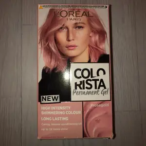 Rosa hårfärgningskitt från Colorista säljes. Permanent hårfärg. Självklart oanvänt, endast förpackningen är öppnad. Kom aldrig till användning och har nu ångrat mig, men kanske finns det någon annan som är sugen på att färga sitt hår rosa?!💗 Betalning sker via swish! Köparen står för frakt!