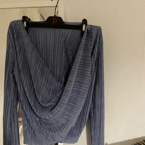 S - Jätte fin tröja, Perfekt till en utekväll eller middag 