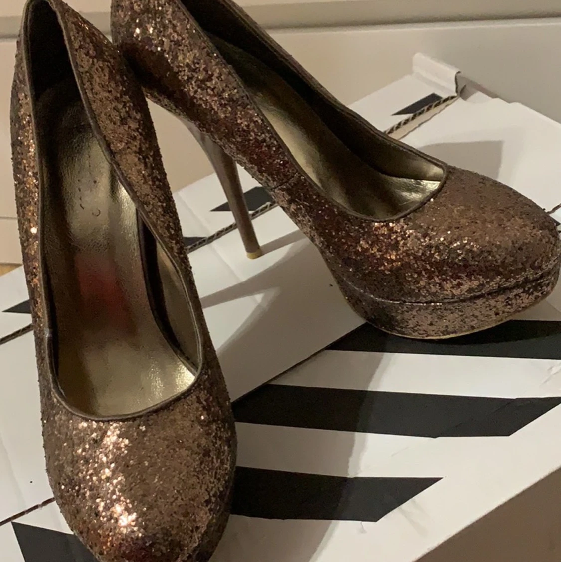 Fest glitter skor storlek 40  - 91
