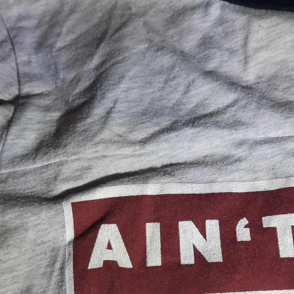 Grå/vit t-shirt  - 90