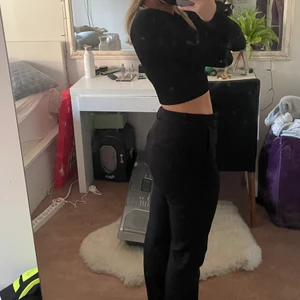 Kostymbyxor  - Jätte fina kostymbyxor från bikbok i strl 38. Säljer pga storleken. Använda men i välldigt bra skick. Köpare står för frakt🥰