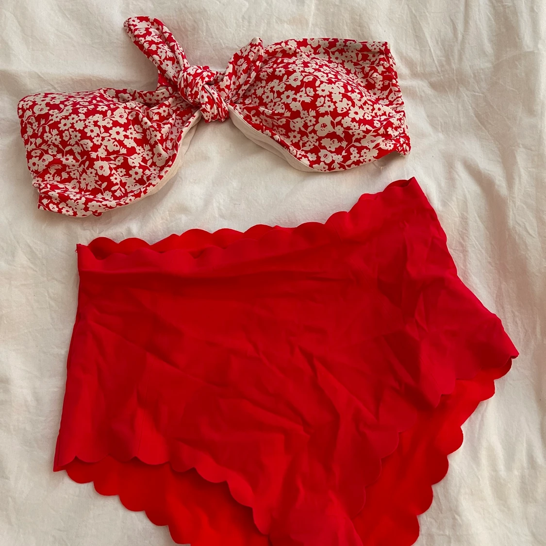 Blommig röd bikini - 90