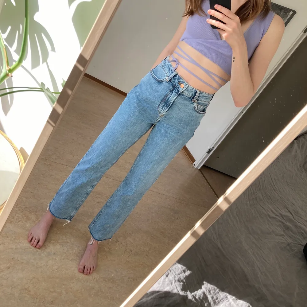 Fina jeans från New Look i storleken 36💙💙💙 Mycket fint skick. Frakt 66kr eller hämtas hos mig på Södermalm 💌. Jeans & Byxor.