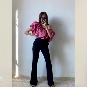 Kostymbyxor från Nelly is Torkel 36 - Köpte dom i sommras och jag har använt film et fåtal gånger.  Jag är 174 och dom ner till golvet 