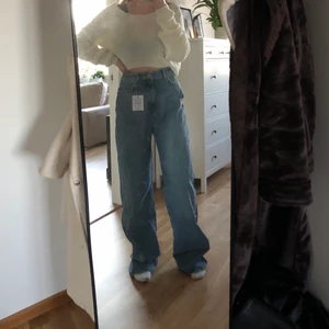 New Look Adalae Wide Leg Jeans - Helt oanvända, då det är för stora för mig. De är strl 38, jag är vanligtvis strl 36 & 171, så skulle säga att dessa är något stora 38:or. 