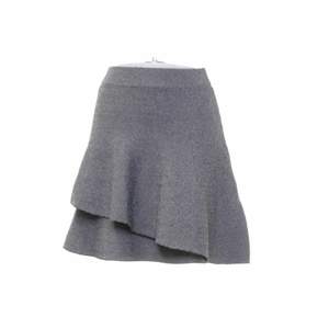 söt stickad kjol från Zara i storlek xs men passar även s. köparen står för frakten