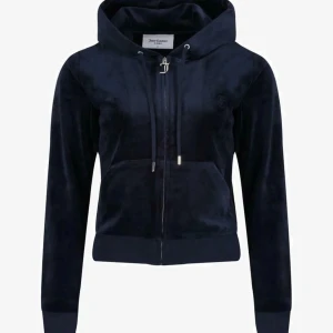 Juicy Couture  - Säljer min juicy tröja då den inte kommer till användning. Nyskick använd ca 2 ggr. Köpt för 1099, säljer för 800