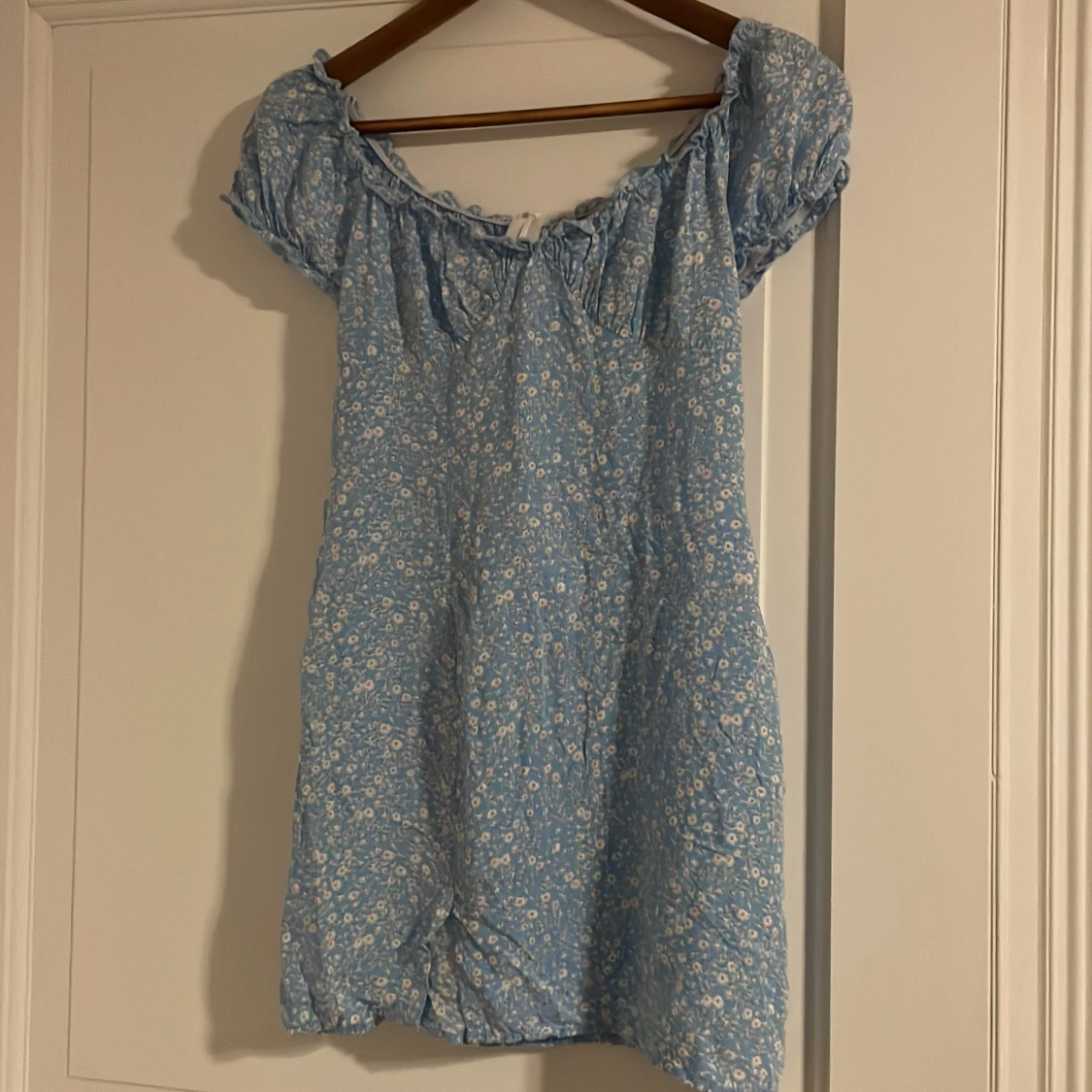 Gullig klänning storlek S - 90