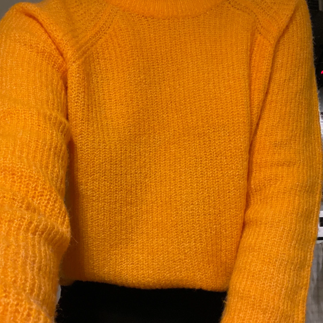 Stickad tröja i storlek S