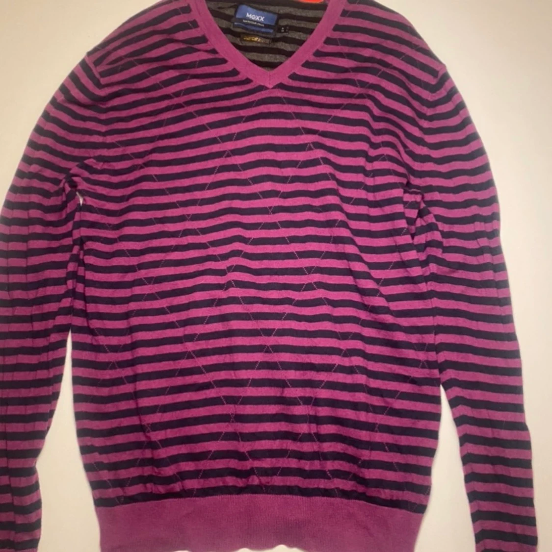 Randig v-ringad tröja  - 90