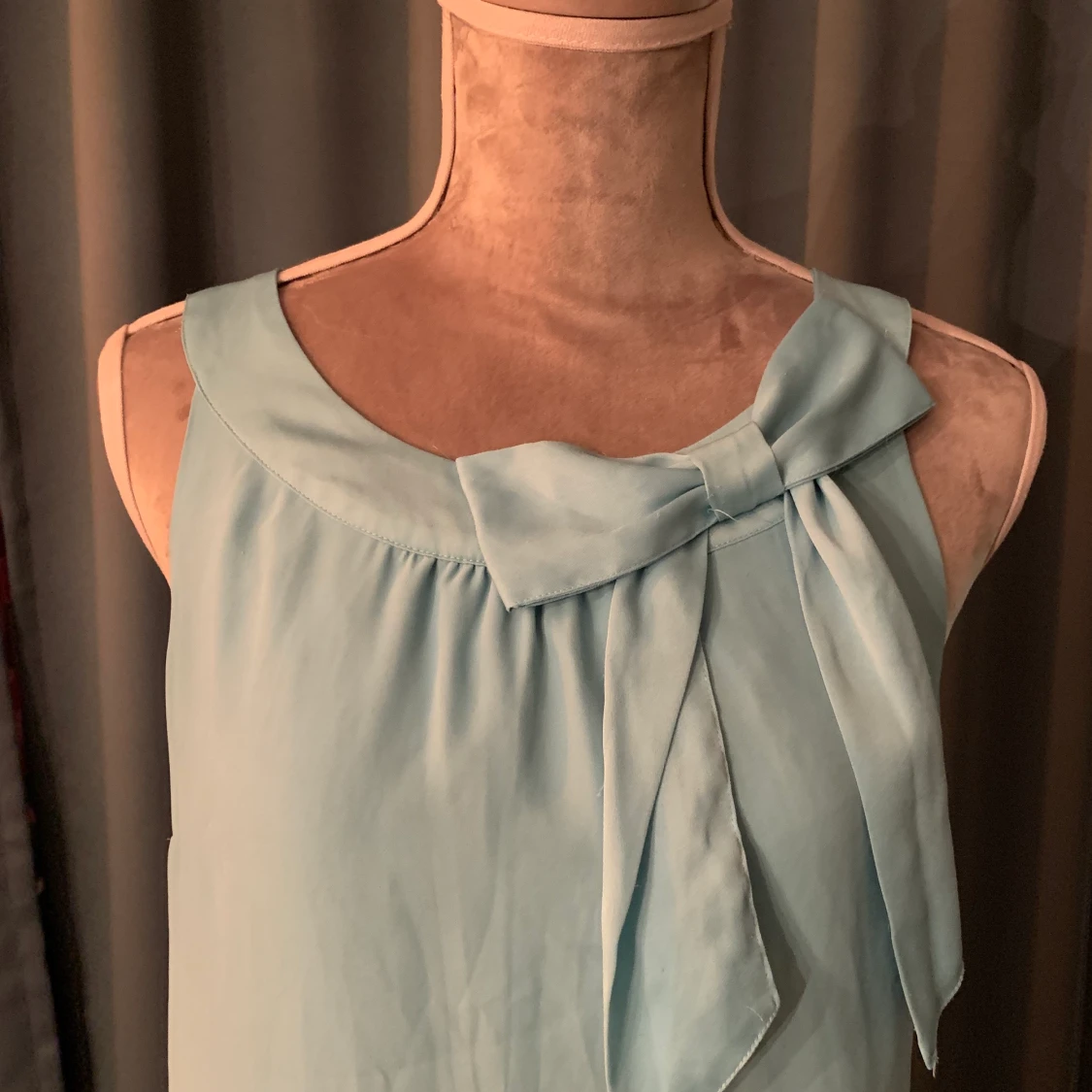 Sommarklänning med rosett fram - 90