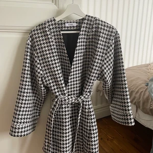Blazer - Blazer från stylein i storlek M. Passar även mig som vanligtvis är en S. Använd 1-2 gånger. ⭐️