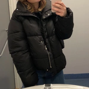 Jacka - Pufferjacket från hm, storlek xs men passar m