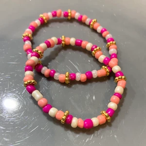 Armband - 🌟Elise🌟 bracelet  Gjord på elastisk tråd Pris: 39 inkl Står ej för postens slarv FRI FRAKT 
