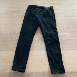 Svarta Levis Jeans 502or - Skick 9/10. Storlek W 31 och L 32. Nypris: 999 kr 