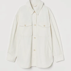 Skjortjackaa - Ass snygg jacka, men som tyvärr är lite för stor för mig, köptes för 299kr. pris kan diskuteras.