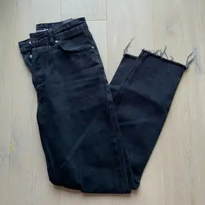 Svarta jeans ifrån BikBok i gott skick. Betalning via swish.