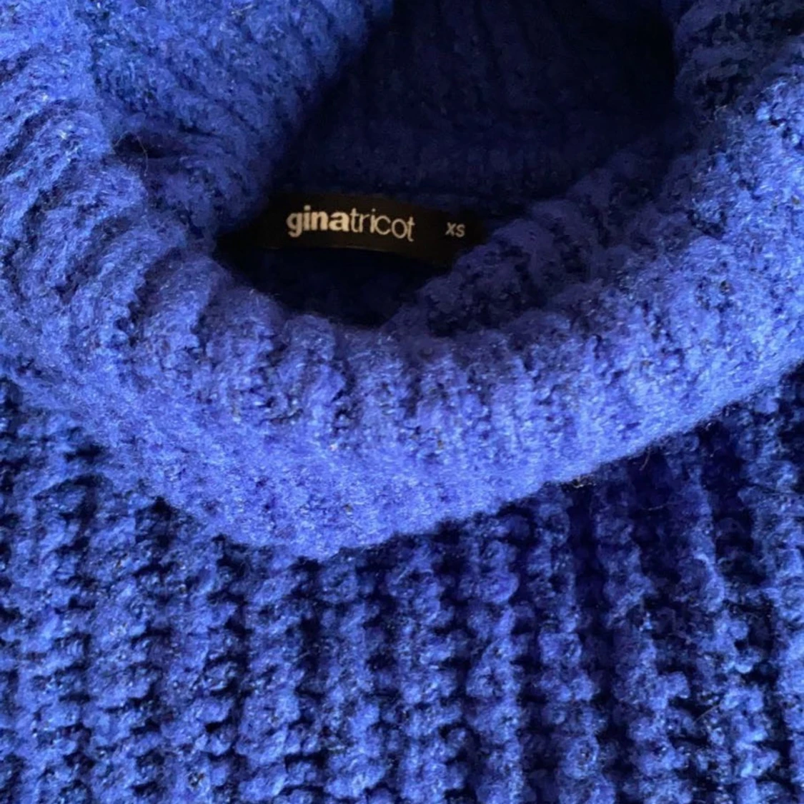 Blå tjocktröja  - 91