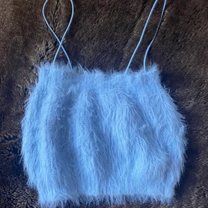 Topp från Zara - Fluffig blå topp från Zara. Storlek S. Använd 1 gång.