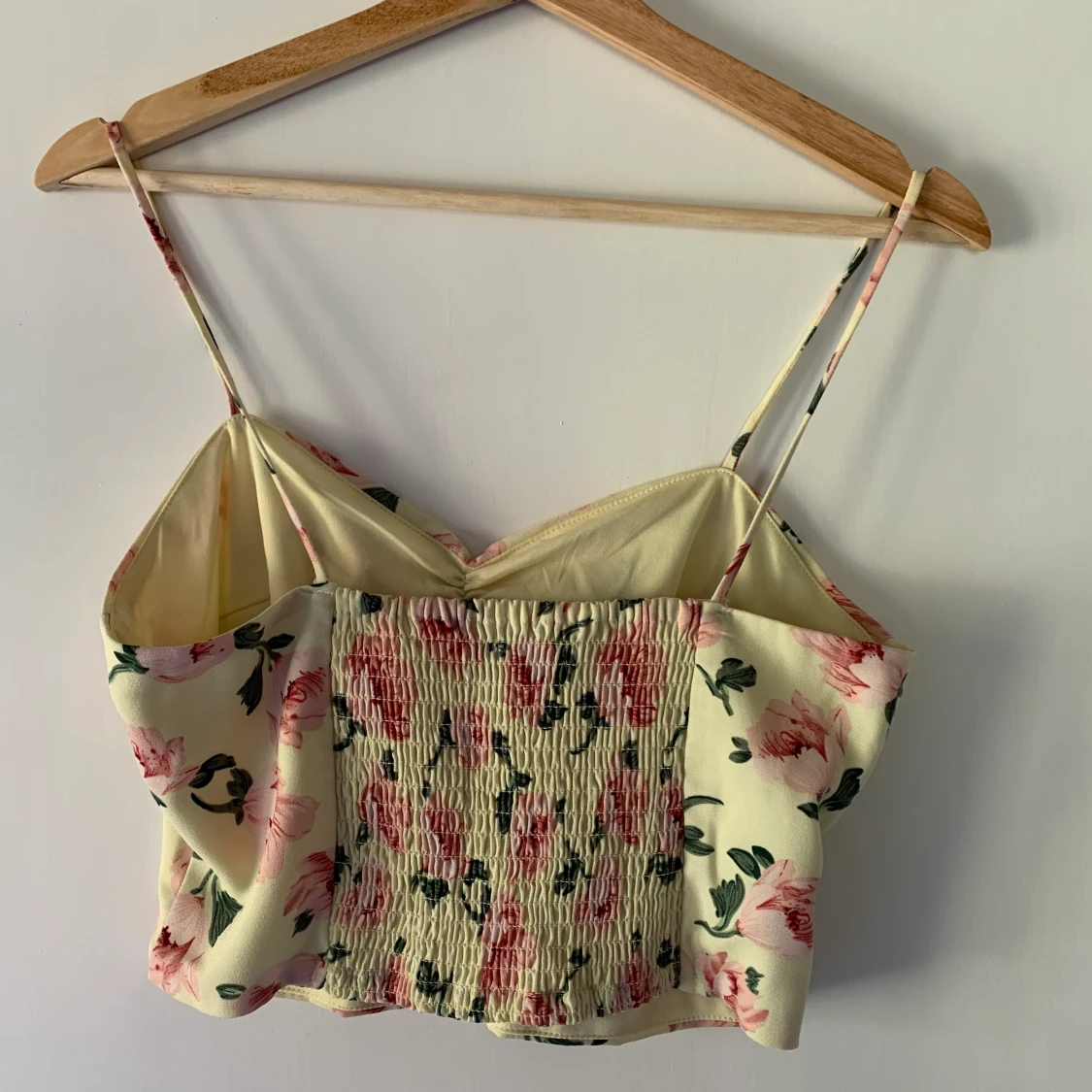 Topp med smock i bak - 90