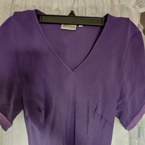 Klänning - Jättefin tunn klänning i lila, materialet är ganska tunt ♥️ cottagecore vibes ♥️