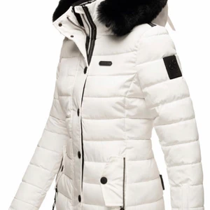 Vinter jacka  - Säljer denna jacka ( helt ny ) aldrig använd! Storlek S! Säljer pga inte min smak av jacka.  Hämtas endast! 