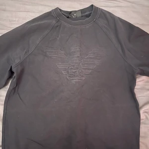 Armani tröja - Äkta armani tröja xs men passar s och m själv är jag m 