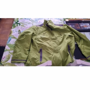 Barnjacka - Fint skick kolla storleken innan du hör av dej