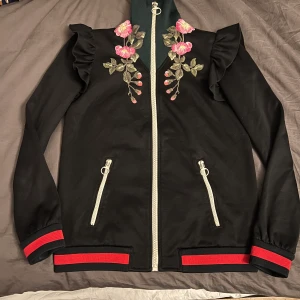 Gucci Track jacket - Underbar Gucci Track jacket i stl 38.