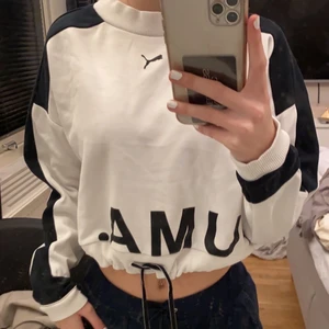 Sweatshirt  - Använt skick 