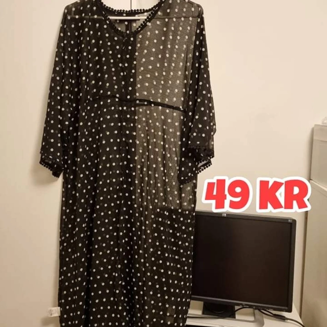 Black ball print dress