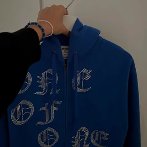 One of one  - ‼️intresekoll‼️ köpt den här på Plick för runt 850kr. Jag har inte använt den alls mycket inga skador. Lånade bilder 2 första 3 är min