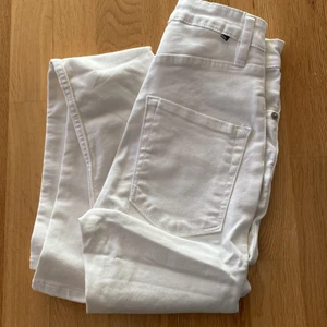 Vita jeans - lager 157 - Vita jeans i storlek XS, aldrig använda. Modell: skinny storlek xs 