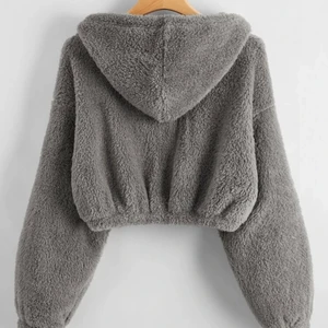 Sweatshirt  - Säljer denna tröja för att den är för liten för mig