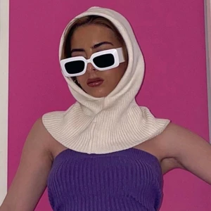 Balaclava  - Stickad benvit balaclava i onesize. Använd en gång 