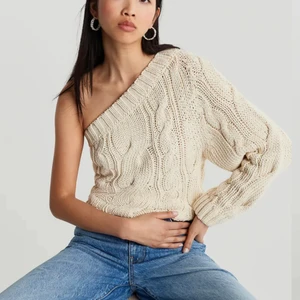 Stickad one shoulder - Använd typ en gång, supermysig