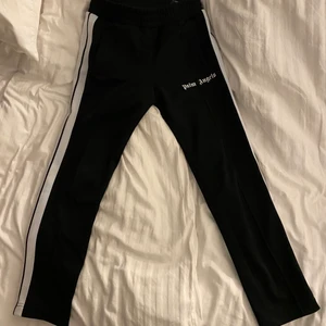 Palm angels - Storlek M, skriv för mer info!! Köparen står för frakt och köpt är köpt💕