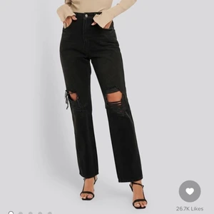 Jeans - Raka Jeans från NAKD i storlek 36. Har använt ca 2 gånger. Köparen står för frakt