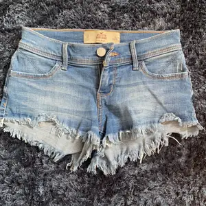 Shorts från hollister i fint skick! Köpta för 350. Frakt tillkommer