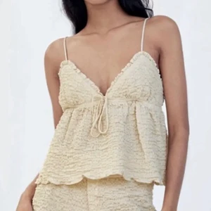 Topp - Supersöt topp från zara som tyvärr inte passade mig💗