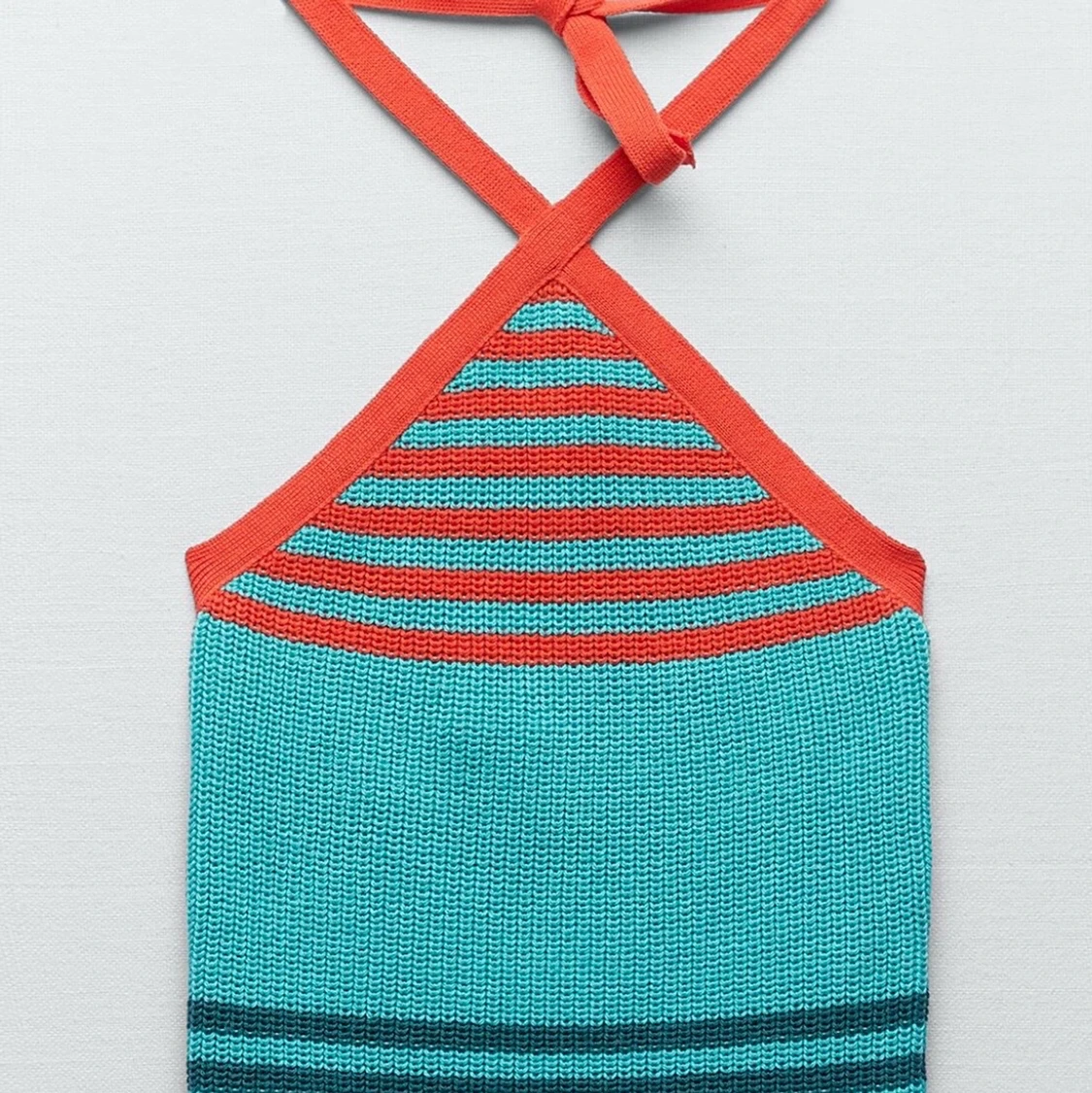 Stickad halterneck topp  - 90