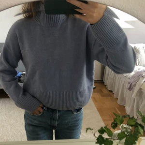Tröja  - Funderar på att sälja min superfina och sköna tröja från & Other stories 🤔💞 Nypris 390 kr, använd en gång. Frakt tillkommer