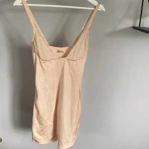 Underklänning från Twilfit - Underklänning från Twilfit. Storlek L. 