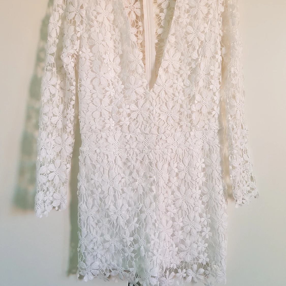 Superfin spets playsuit