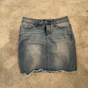 Kjol - Knappt använd 