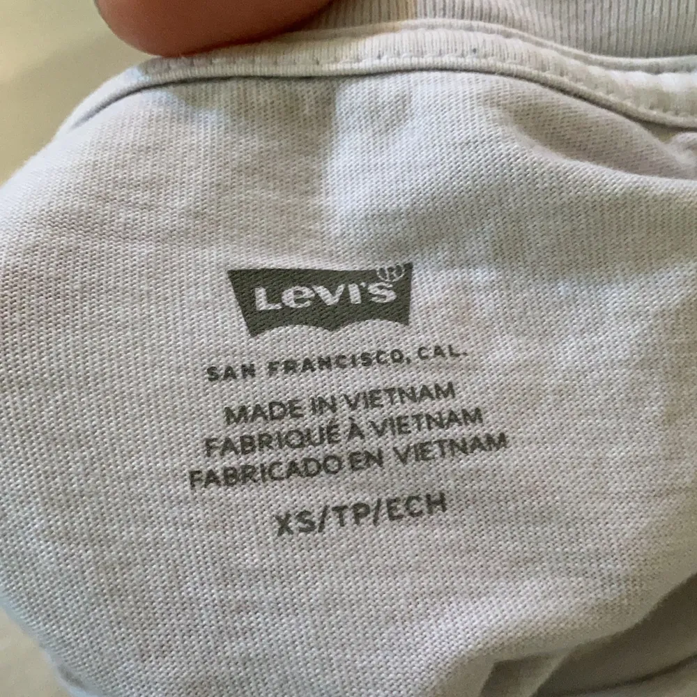 Original Levis t-shirt, lite urtvättad, strl. Xs. T-shirts.