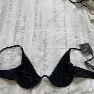 Bikini överdel - Svart bikini överdel från Zaful med bygel 🖤 Aldrig använd!