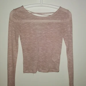 Topp - Jättefin topp, den är ifrån H&M. Använd nån gång bara 