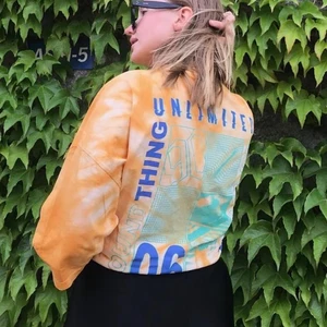 T-shirt med tryck  - ASOS t-shirt i storlek M. Köparen står för frakt 