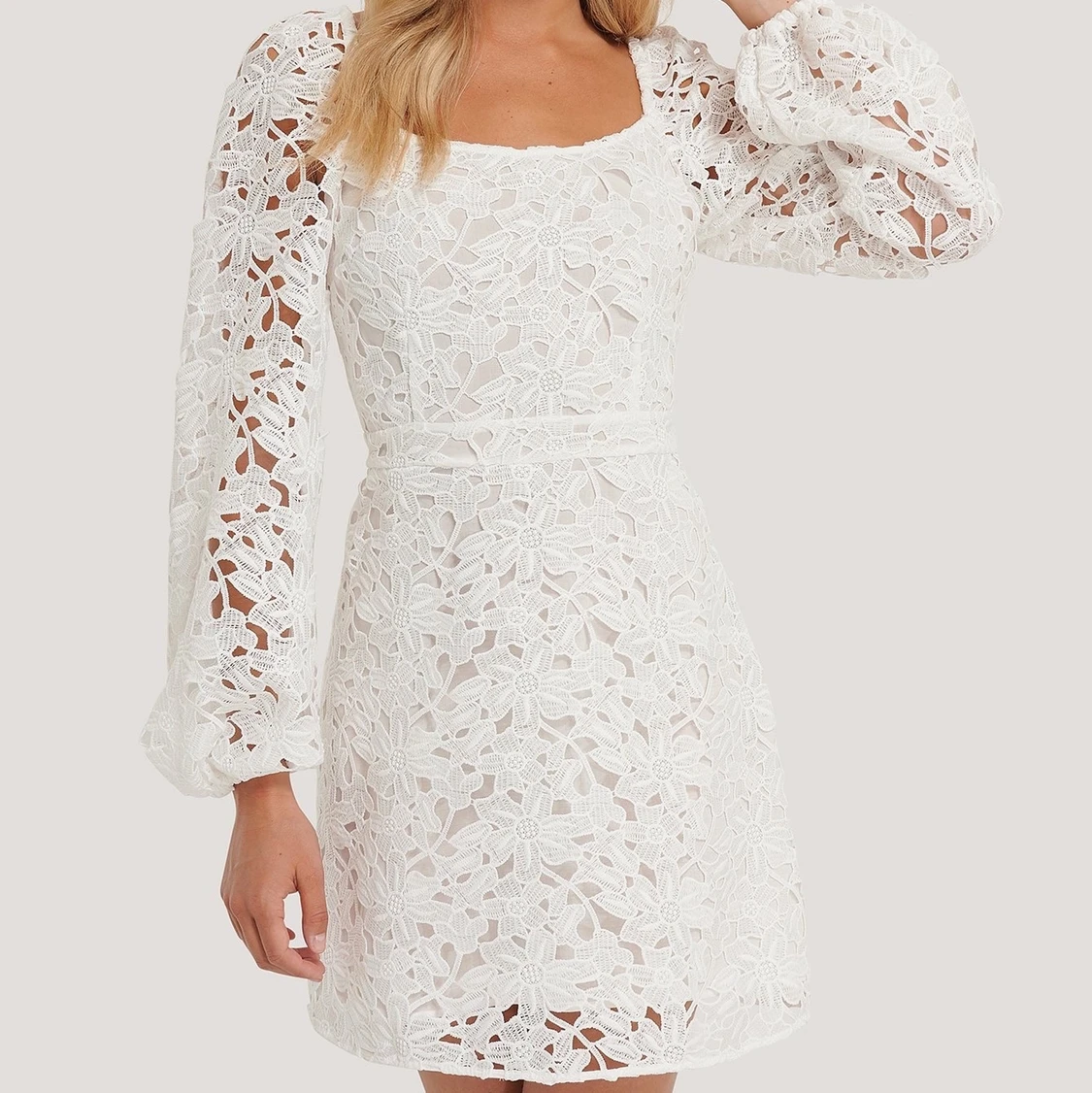 Vit klänning (oanvänd)